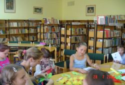 BIBLIOTEKA POD PAUCKIM PAJKIEM